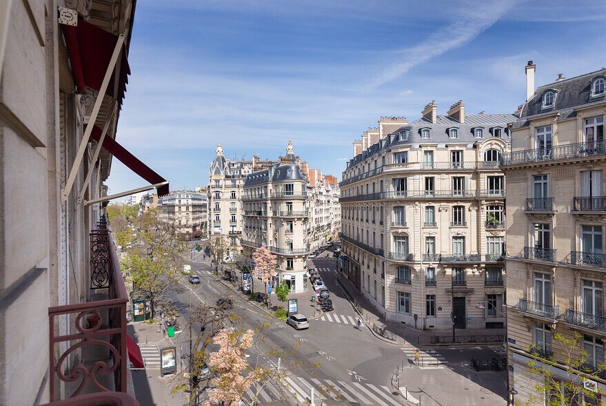 Avenue De Wagram, Paris à vendre - Photo du bâtiment - Image 2 de 12