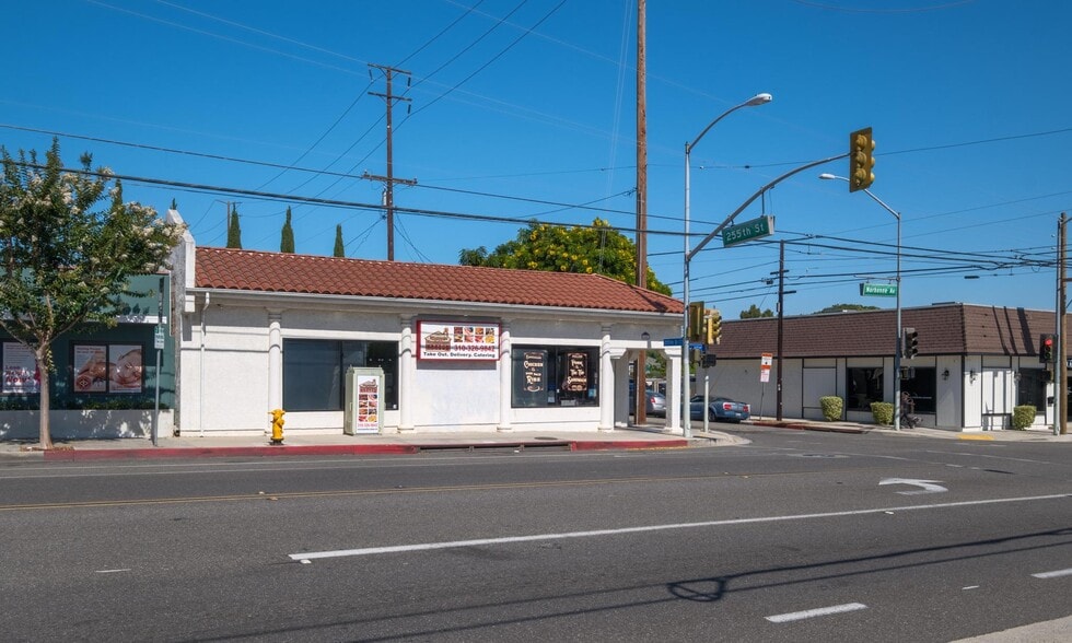 25501 Narbonne Ave, Lomita, CA for sale - Building Photo - Image 2 of 28