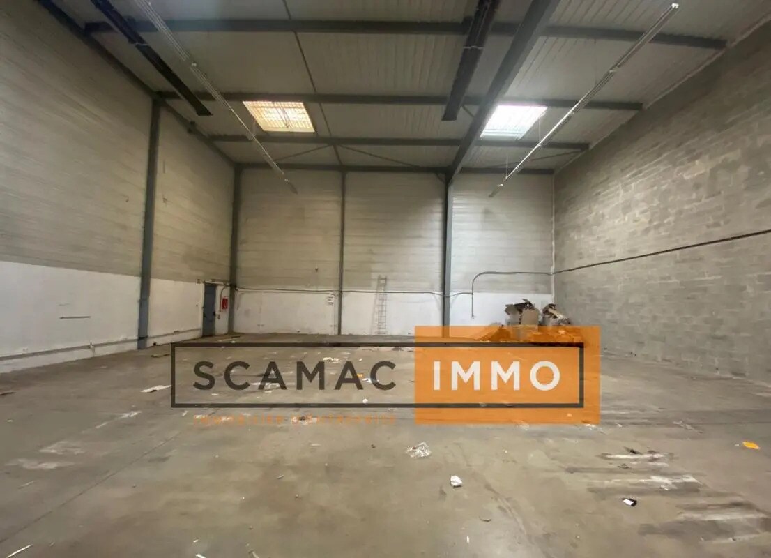 Industrial in La Courneuve for lease Building Photo- Image 1 of 2