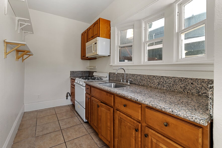 1455 1st Ave, Oakland, CA for sale - Building Photo - Image 3 of 4