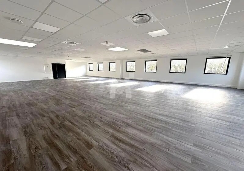 Office in Antony for lease - Interior Photo - Image 3 of 9