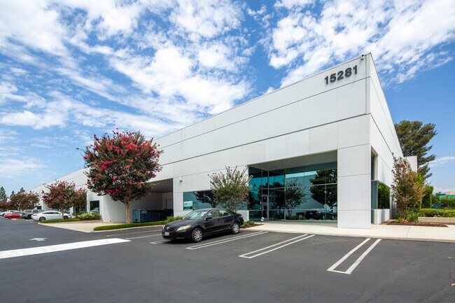 Plus de détails pour 15281 Barranca Pky, Irvine, CA - Industriel à louer