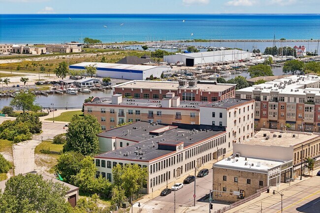 More details for 134 Main St, Racine, WI - Multifamily for Sale