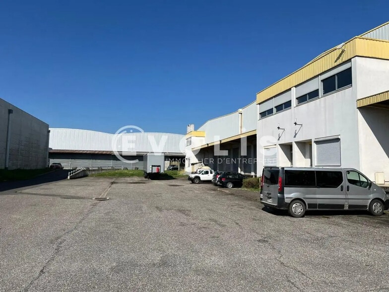 73 Rue Marius Berliet, Arnas for lease - Building Photo - Image 1 of 15