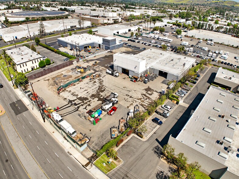 404 N Berry St, Brea, CA à louer - Photo du bâtiment - Image 3 de 12