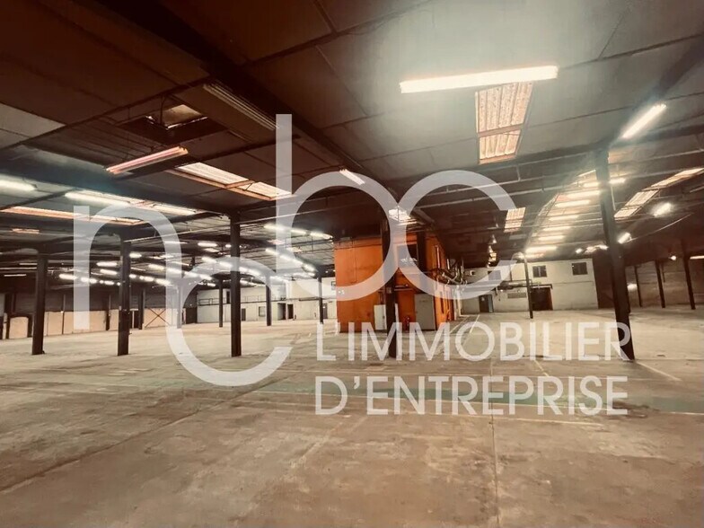 Industrial in Vaulx-en-Velin for sale - Interior Photo - Image 2 of 35