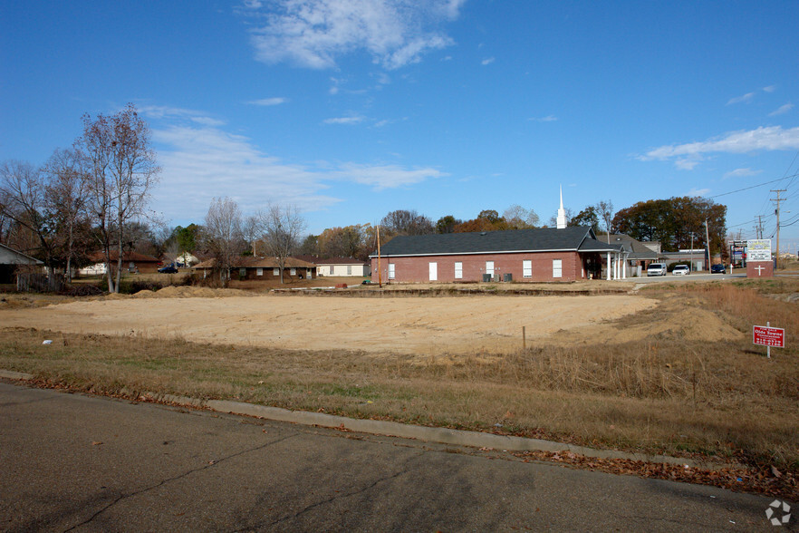 704 Springridge Rd, Clinton, MS à vendre - Photo principale - Image 1 de 1