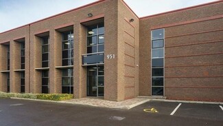 Plus de détails pour 950-955 Yeovil Rd, Slough - Industriel à louer