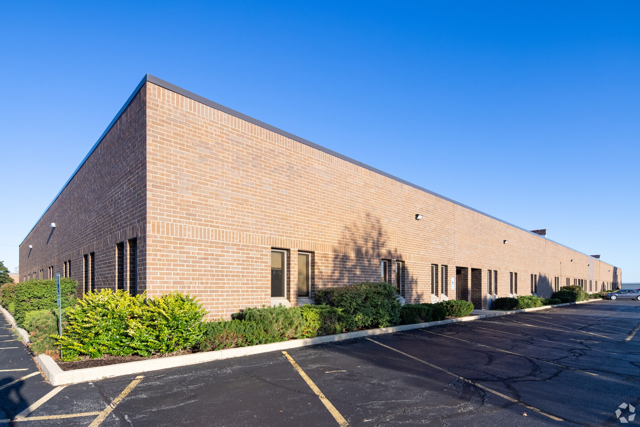 740-750 Pinecrest Dr, Prospect Heights, IL for lease Building Photo- Image 1 of 7