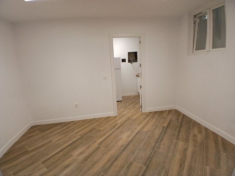 Office in Madrid, Madrid for lease - Building Photo - Image 3 of 9