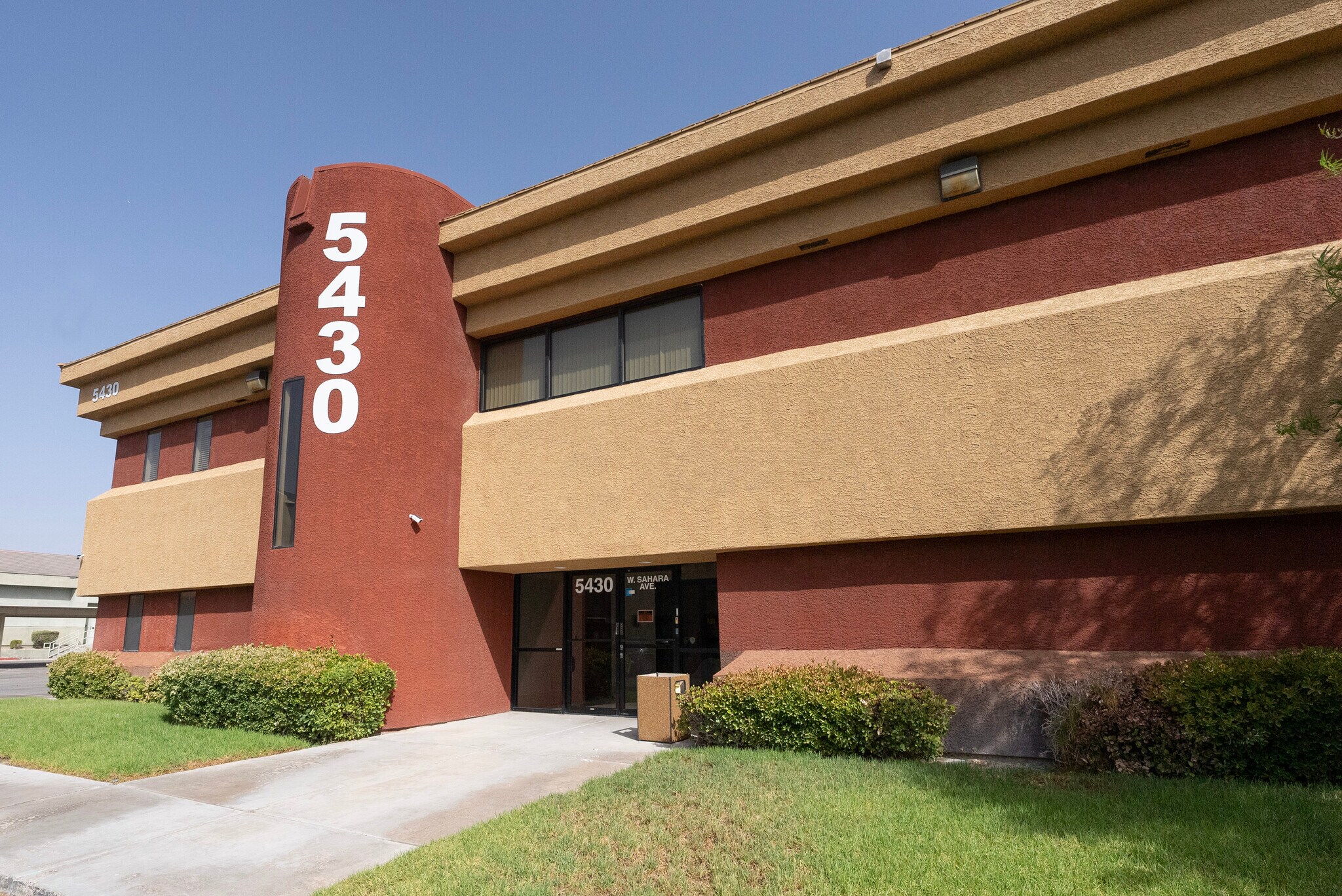 5430 W Sahara Ave, Las Vegas, NV à louer Photo du bâtiment- Image 1 de 51