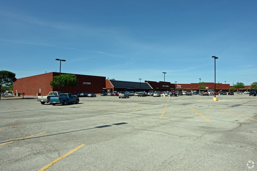 503-601 N Highway 77, Waxahachie, TX à louer - Photo principale - Image 1 de 10