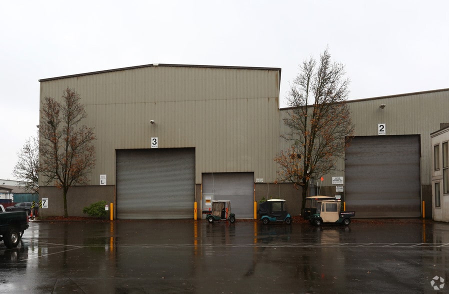 9700 SE Lawnfield Rd, Clackamas, OR for lease - Building Photo - Image 2 of 2
