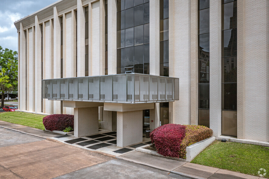 1535 West Loop S, Houston, TX à louer - Photo du bâtiment - Image 3 de 4