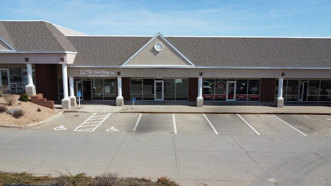 More details for 2725-2819 100th St, Urbandale, IA - Office for Lease
