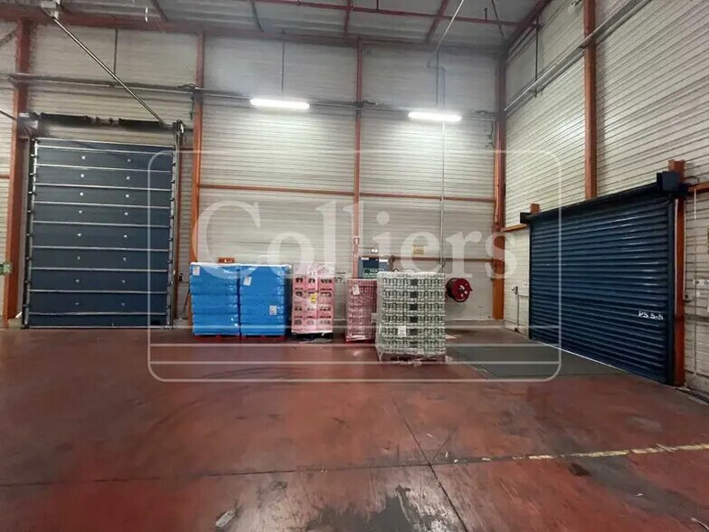 Industrial in Tarascon for lease - Interior Photo - Image 2 of 6