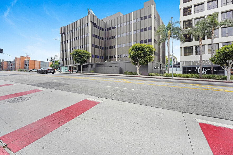 11600 Wilshire Blvd, Los Angeles, CA for lease - Interior Photo - Image 2 of 11