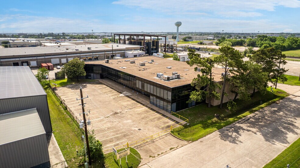18120 Ammi Trl, Houston, TX à louer - Photo du bâtiment - Image 2 de 6
