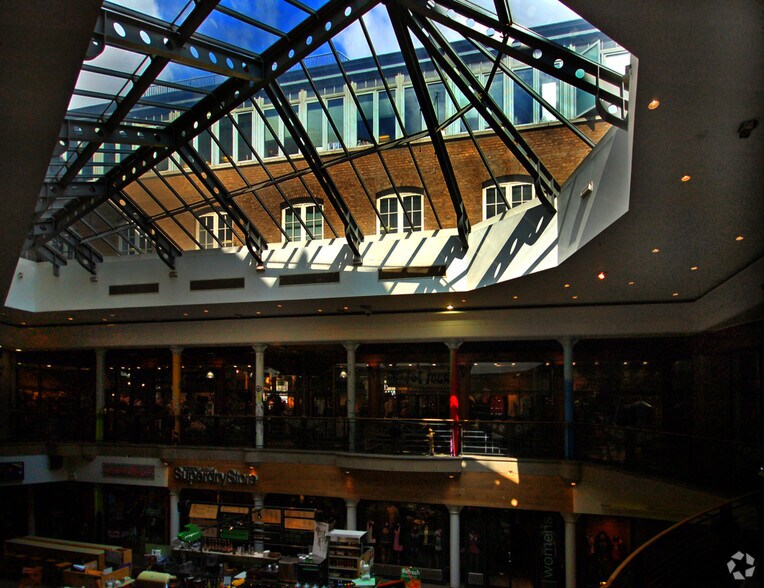 16-20 Shorts Gdns, Londres à louer - Hall d’entrée - Image 2 de 5