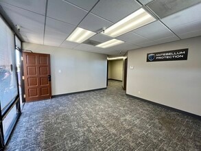 7898 E Acoma Dr, Scottsdale, AZ for lease Interior Photo- Image 1 of 6