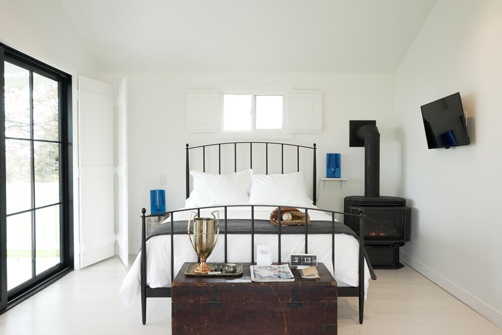 349 Wellington Main St, Prince Edward, ON à vendre Photo intérieure- Image 1 de 17