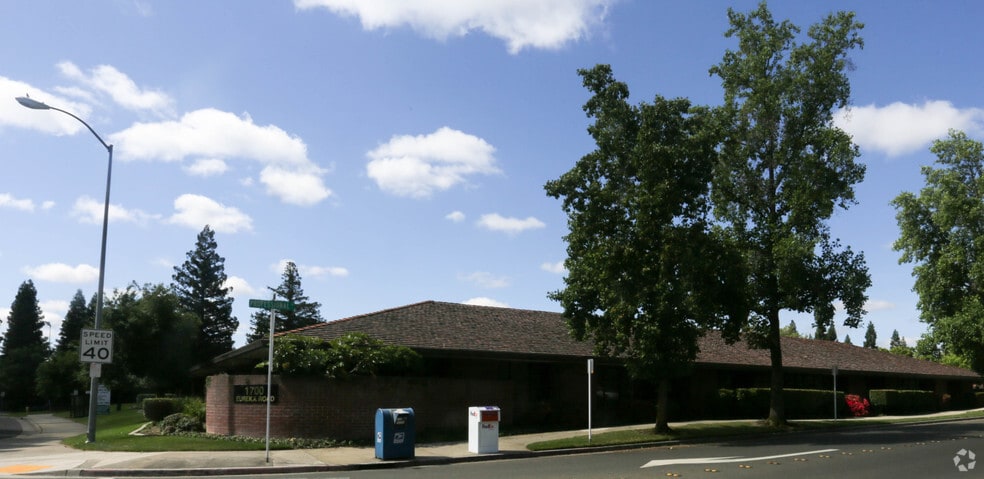 1700 Eureka Rd, Roseville, CA à vendre - Photo du bâtiment - Image 3 de 13