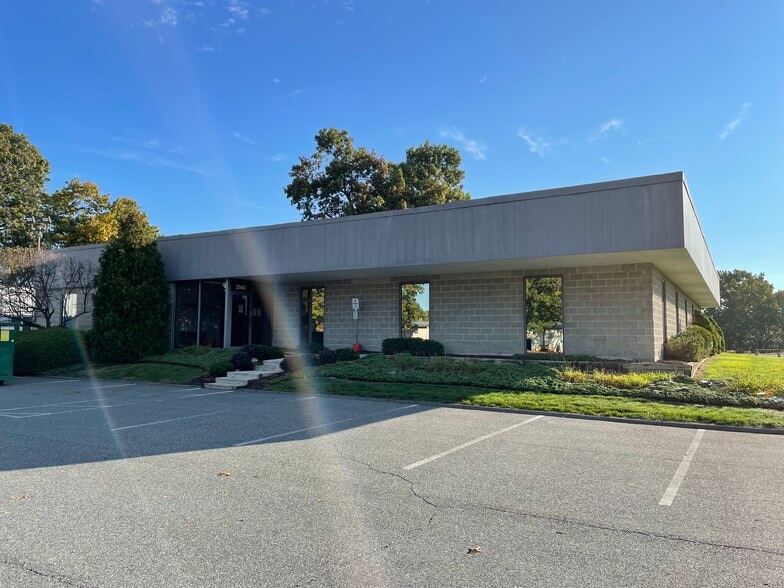 2140 Westover Rd, Chicopee, MA for lease - Building Photo - Image 3 of 5
