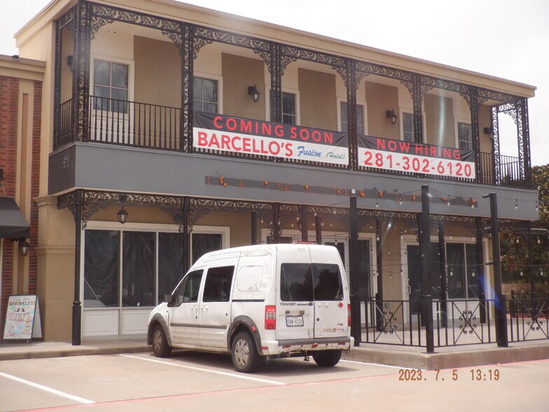 636 Highway 6, Sugar Land, TX à louer - Photo du bâtiment - Image 1 de 8