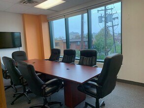 5095 St Jean-Talon E, Montréal, QC à louer Photo intérieure- Image 1 de 6