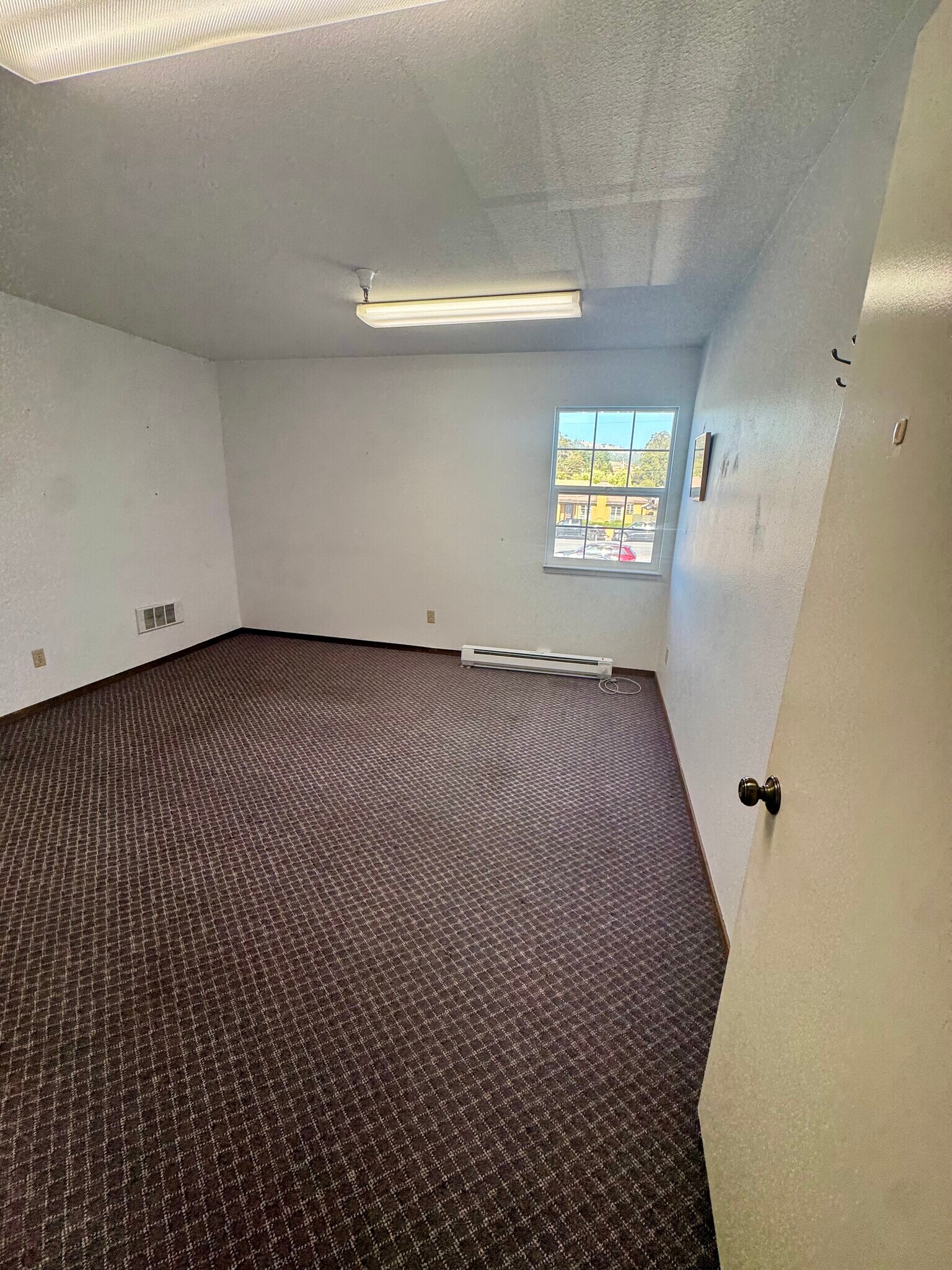 799 Main St, Half Moon Bay, CA for lease Interior Photo- Image 1 of 14