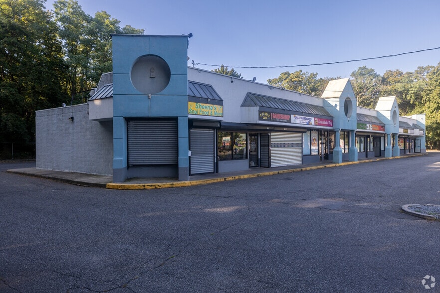 50 Middle Country Rd, Coram, NY for lease - Primary Photo - Image 1 of 40
