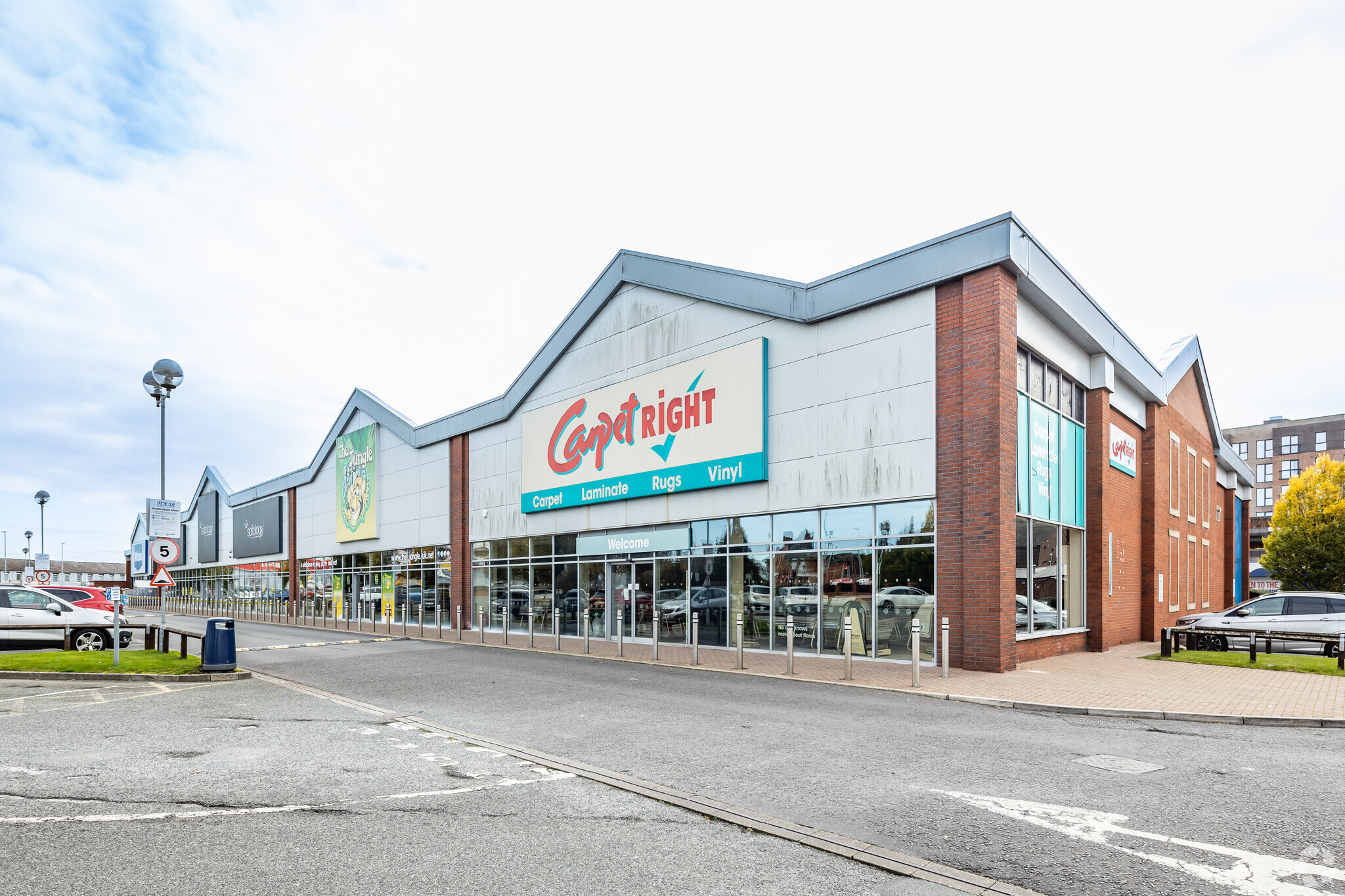 Pinners Brow Retail Park, Warrington for lease Primary Photo- Image 1 of 5