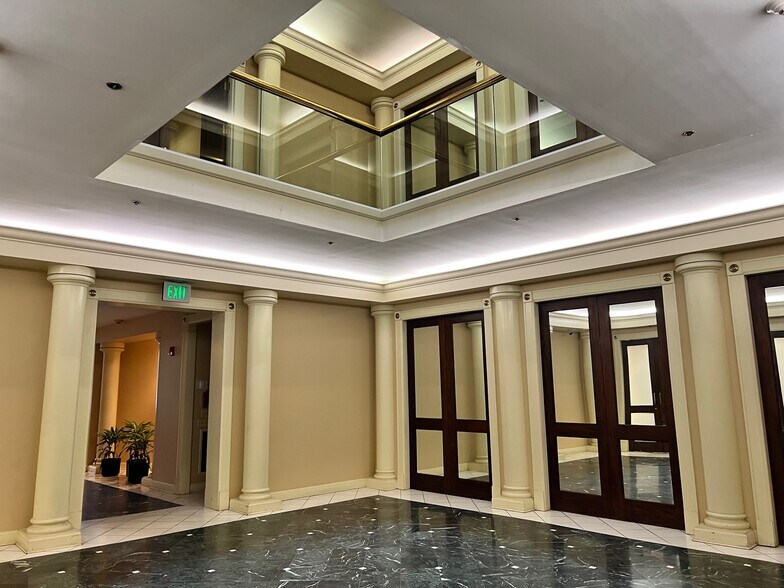 221 4th Ave N, Nashville, TN à vendre - Photo intérieure - Image 3 de 4