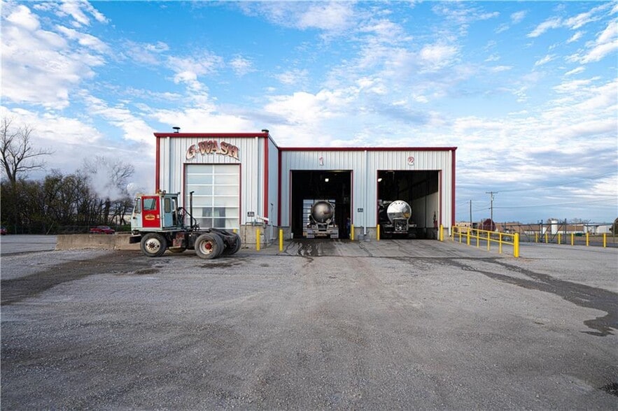 1507 Roseport Rd, Elwood, KS for lease - Building Photo - Image 3 of 7