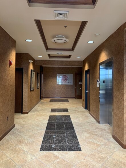 4330 Maple Rd, Buffalo, NY for lease - Interior Photo - Image 3 of 5