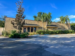 1707 E Edgewood Dr, Lakeland, FL for lease Interior Photo- Image 1 of 8