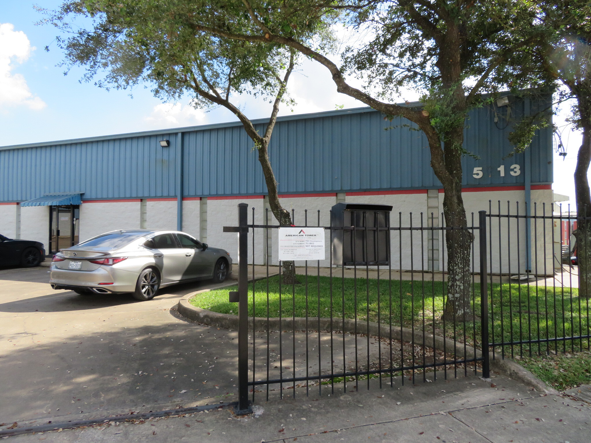 5211 Brookglen Dr, Houston, TX for sale Building Photo- Image 1 of 1