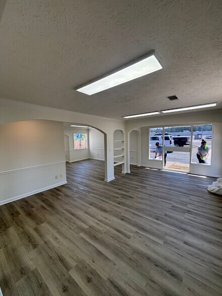 2066 Watson Blvd, Warner Robins, GA à vendre - Photo du bâtiment - Image 3 de 8