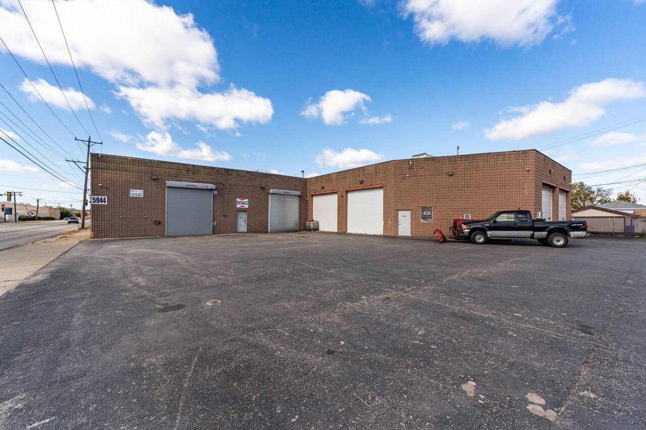 5944 W 65th St, Chicago, IL à vendre Photo principale- Image 1 de 33