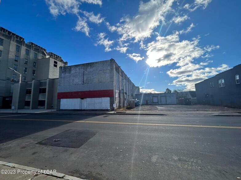 240-242 Main St, Wilkes-Barre, PA à louer - Photo du bâtiment - Image 2 de 2