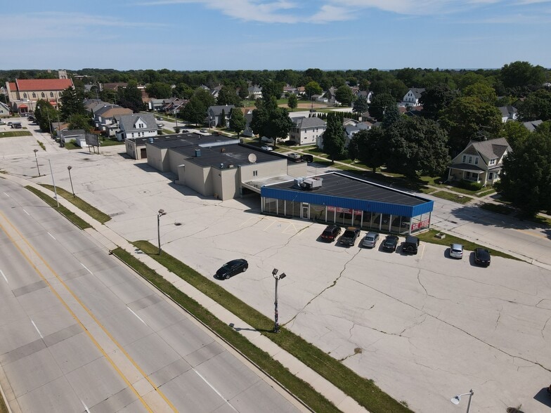 Commercial Property/Redevelopment portfolio of 2 properties for sale on LoopNet.ca - Aerial - Image 3 of 17