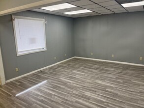 6382 Main St, North Branch, MN for lease Interior Photo- Image 1 of 5