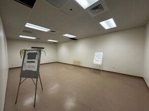 100 S Jefferson St, New Castle, PA for lease Interior Photo- Image 2 of 19