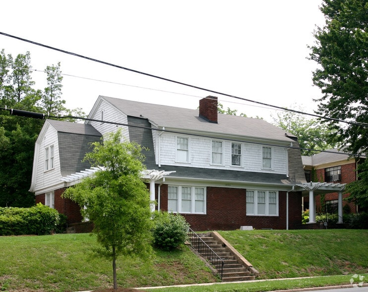 1423-1427 E 7th St, Charlotte, NC à louer - Photo du bâtiment - Image 2 de 5