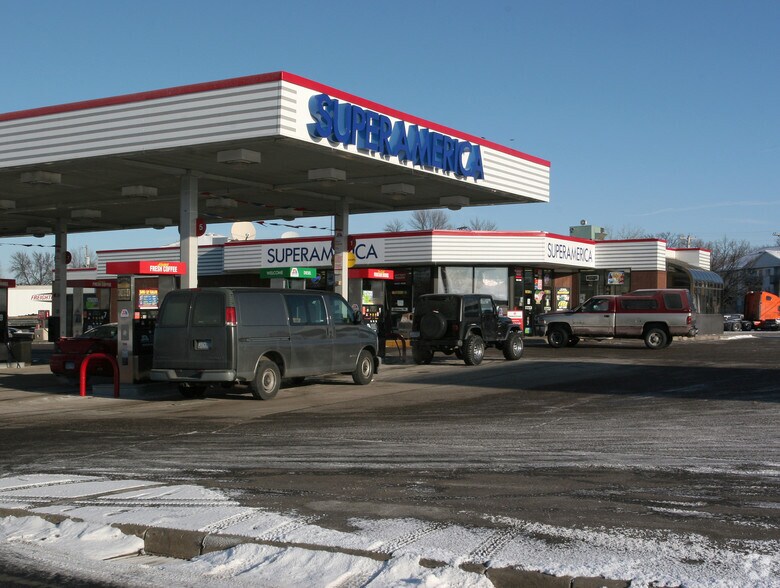 600 Highway 10 S, Saint Cloud, MN à louer - Photo du bâtiment - Image 2 de 3