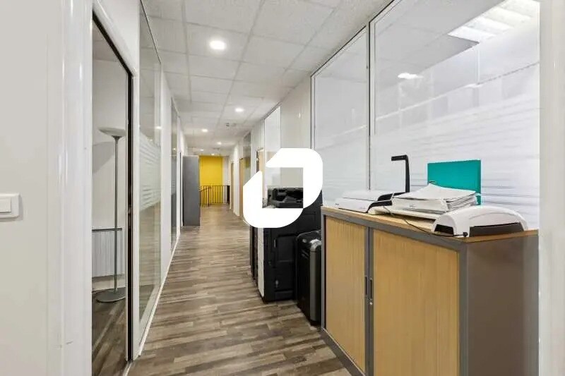 Office in Nanterre for sale - Interior Photo - Image 3 of 21
