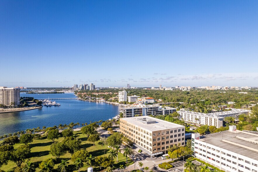 3683 S Miami Ave, Miami, FL à louer - Aérien - Image 3 de 39