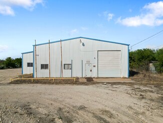 Plus de détails pour 2900 Clarks Ln, Bryan, TX - Industriel à louer