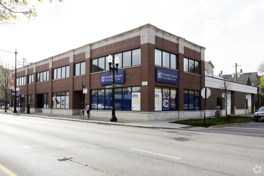 2015-2019 W Irving Park Rd, Chicago, IL for lease - Building Photo - Image 2 of 4