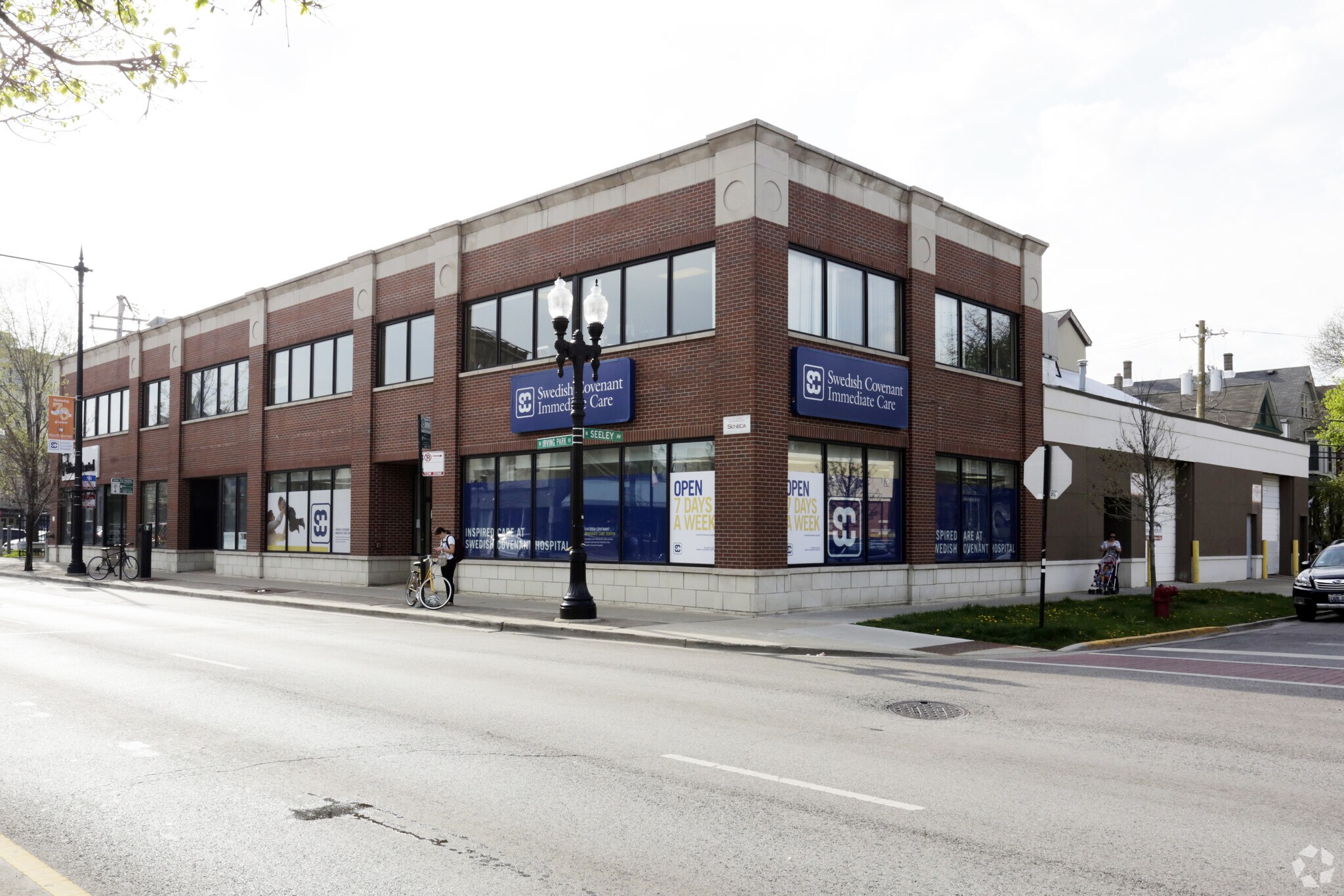 2015-2019 W Irving Park Rd, Chicago, IL for lease Building Photo- Image 1 of 4